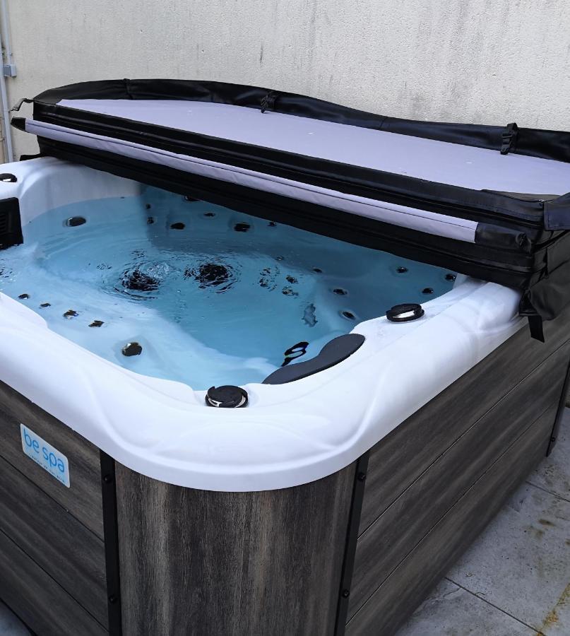 O Rethel Jacuzzi, Gite Ardennes ภายนอก รูปภาพ