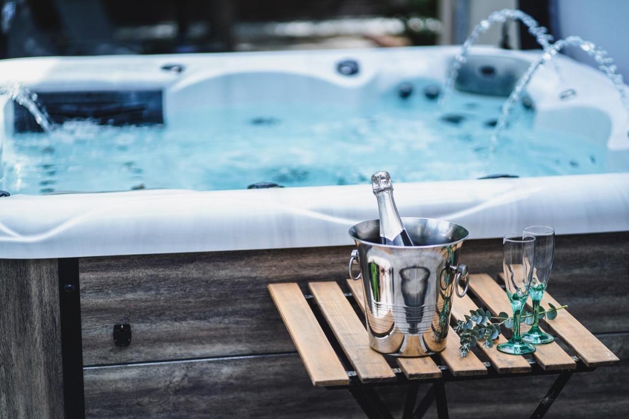 O Rethel Jacuzzi, Gite Ardennes ภายนอก รูปภาพ