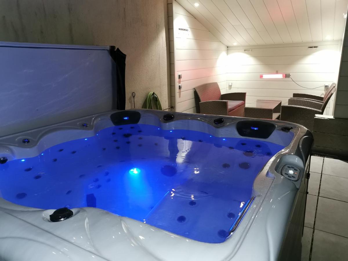 O Rethel Jacuzzi, Gite Ardennes ภายนอก รูปภาพ